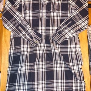 Madewell Daywalk Glendale Plaid Flannel Shirt Dress in black and white.